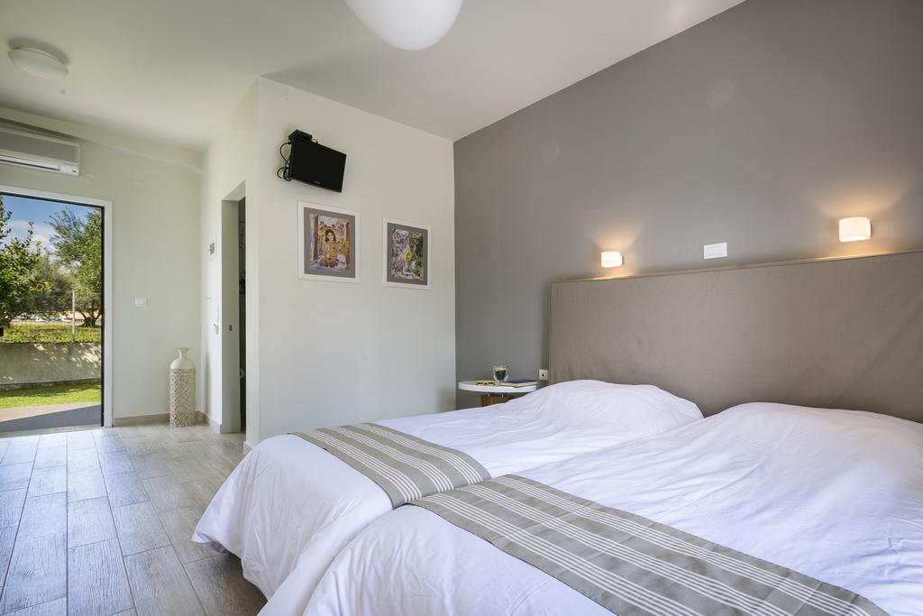 Olive Grove Studios & Apartments Σβορωνάτα Εξωτερικό φωτογραφία